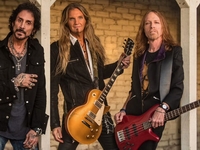 Revolution Saints