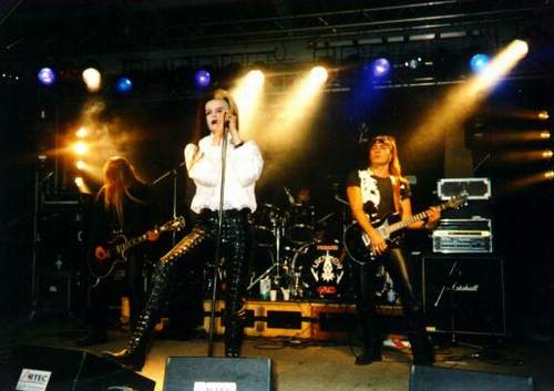 Lacrimosa in concert