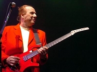 Adrian Belew