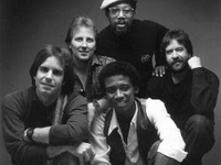 Bobby & The Midnites