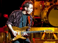 Nils Lofgren